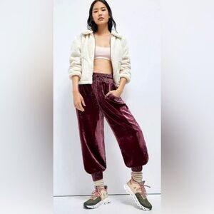 Anthropologie Gloria velvet smocked waist jogger pants wine - extra small